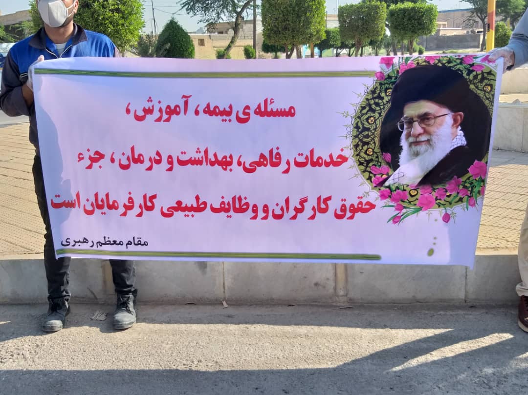 تجمع کارگران معترض و اخراجی اداره کل بنادر و دریانوردی خوزستان مقابل فرمانداری بندر ماهشهر/کارگران: در سال جهش تولید، هم حقمان را ندادند هم اخراجمان کردند