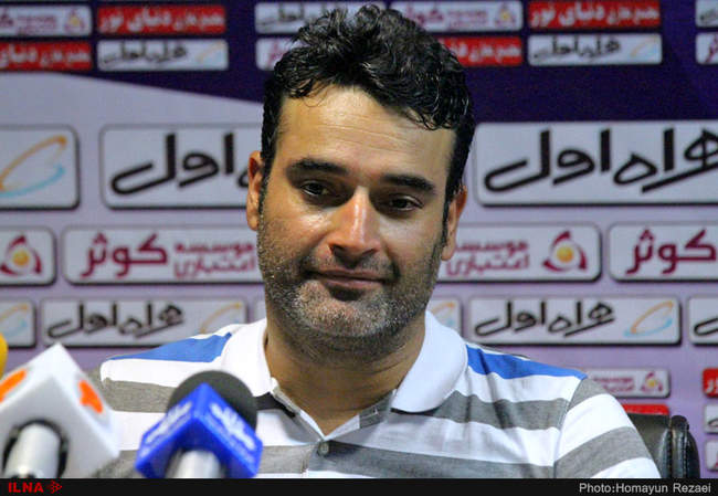 دیدار تیم های فوتبال سپیدرود رشت و صنعت نفت آبادان