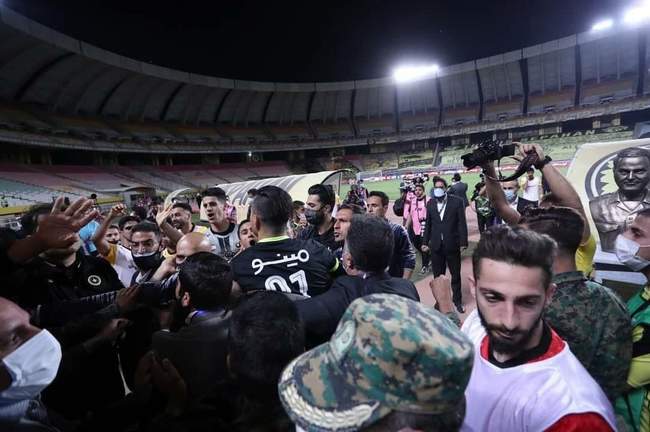 گزارش تصویری از درگیری بازیکنان پرسپولیس و سپاهان 