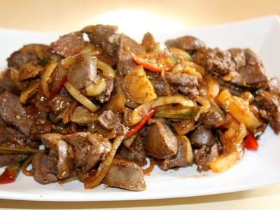 طرز تهیه خوراک جگر مرغ با سیب زمینی و قارچ