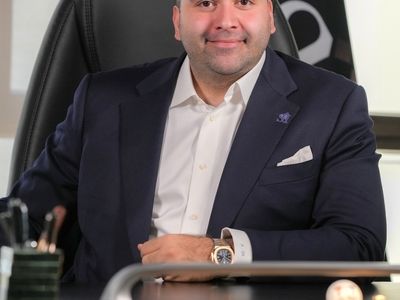ده سال شفافیت: چگونه شریف‌تریپ به برندی متفاوت تبدیل شد؟