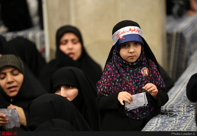 دیدار هزاران نفر از مردم قم با رهبر معظم انقلاب