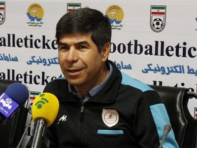 قنبری: مشکلات ما فنی نیست / از موقعیت ها برابر پیکان استفاده نکردیم