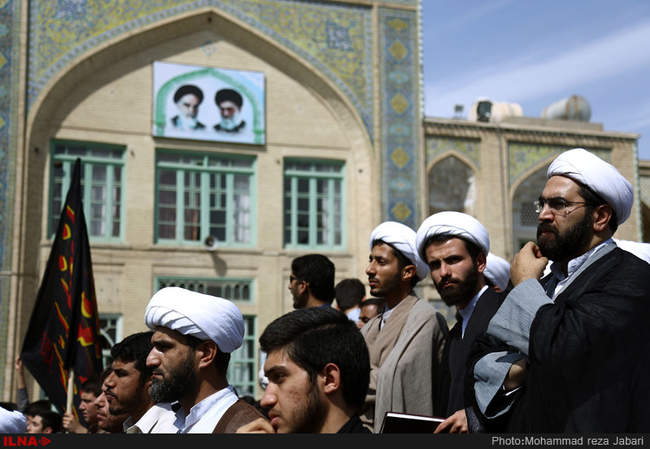  تجمع روحانیون و طلاب حوزه علمیه قم در اعتراض به حادثه منا