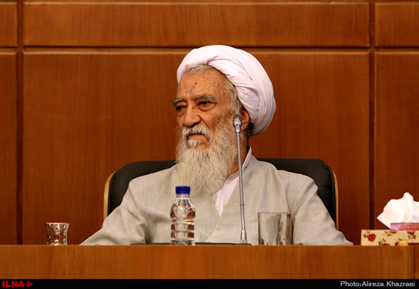  در مقابل ضعف‌ها و کاستی‌ها مسئولانه موضع بگیرید 
