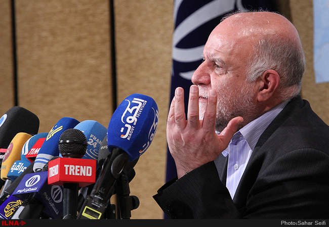 نشست خبری بیژن زنگنه وزیرنفت با رسانه‌های گروهی