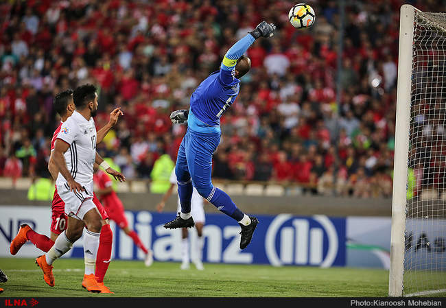 دیدار تیم های فوتبال پرسپولیس تهران و الجزیره امارات