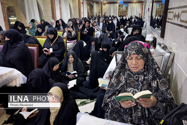 مراسم دعای کمیل زائران ایرانی در مدینه منوره