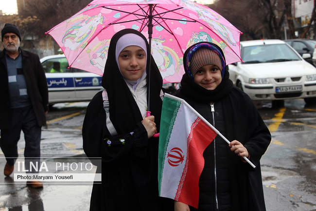 حضور مردم تبریز در راهپیمایی ۲۲ بهمن