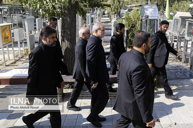 تجدید میثاق رئیس جمهور و هیئت دولت با آرمان‌های امام راحل