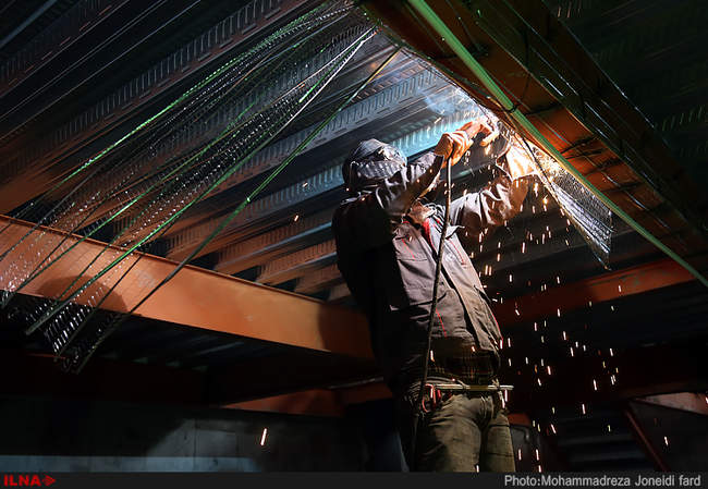 چرخ اقتصاد از چرخش بازوان کارگران می چرخد