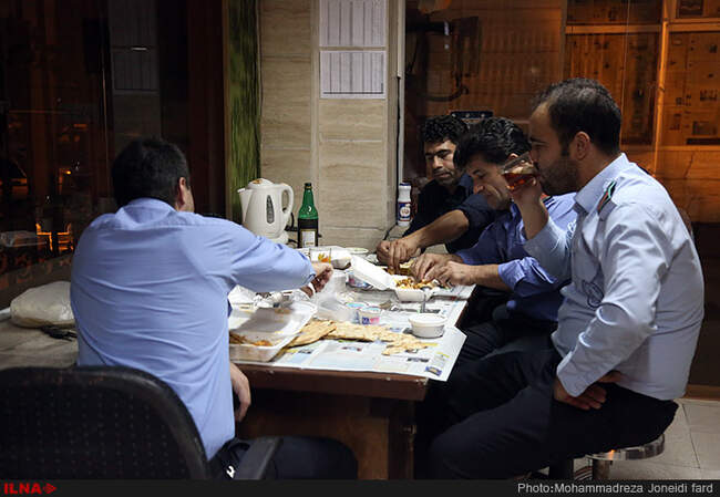 حال و هوای افطار و شب احیا در بیمارستان رسول اکرم (ص)