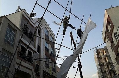 وقتی مسئولان لرزش دستان کارگران را نمی‌بینند!