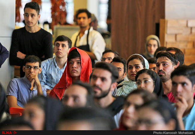 تماشای دیدار تیم‌های فوتبال کاشیما آنتلرز و پرسپولیس در پردیس چهارس