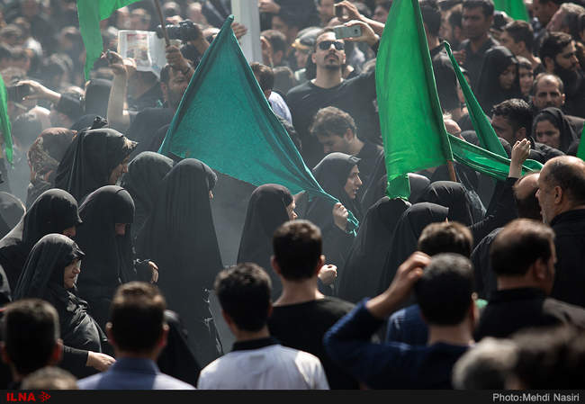 مراسم خیمه سوزان روز عاشورا در بازار تهران