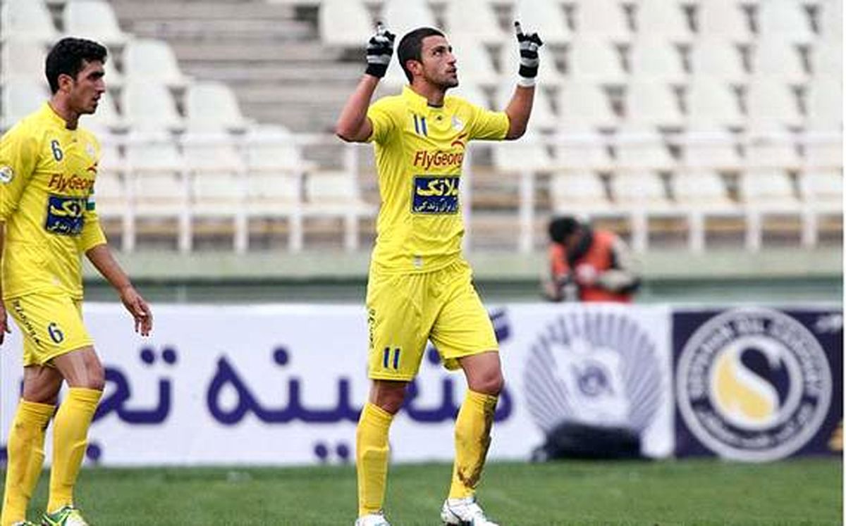 منوچهری: داور یک پنالتی صد در صد را نگرفت