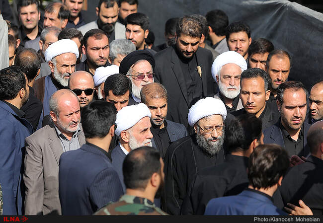 از حضور مسئولان عالی نظام در مراسم تشییع تا سلفی سپاهیان با فرزند ۲ساله شهید