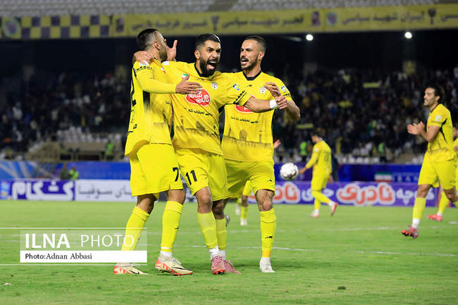 دیدار تیم های فجرسپاسی شیراز وچادرملو اردکان