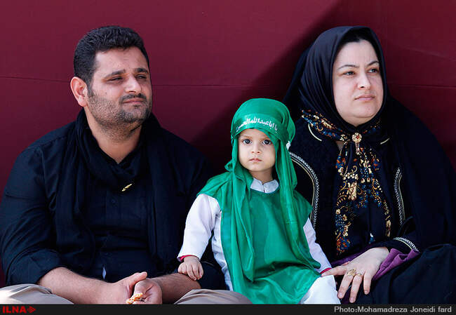مراسم عزاداری و خیمه سوزان روز عاشورا در میدان امام حسین (ع) 