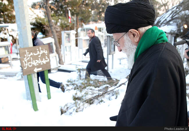 حضور رهبر انقلاب در مرقد مطهر امام راحل و گلزار شهدای بهشت زهرا(س)