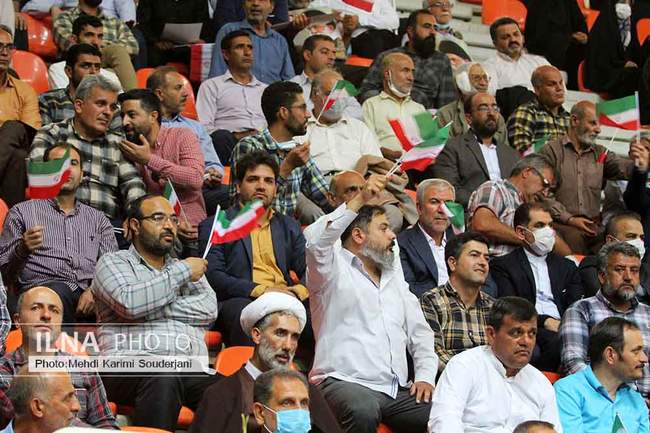 دیدار رییس جمهور با اقشار مختلف مردم در اصفهان 