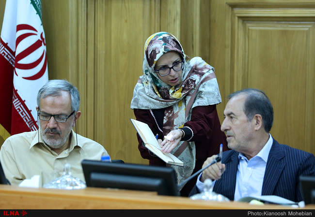 جلسه ارایه برنامه کاندیداهای شهرداری