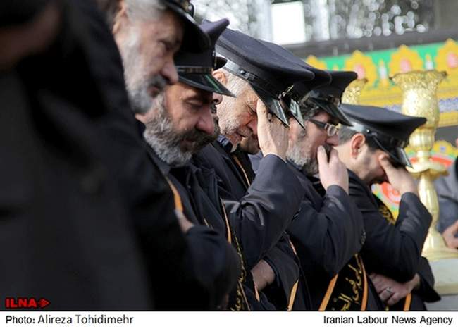 عزاداری خادمین حرم حضرت معصومه(س) در روز شهادت امام رضا(ع)