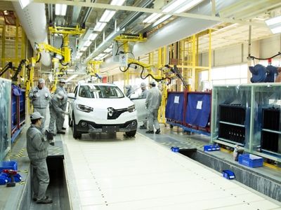 Iranian carmaker says cannot deliver presold Renaults