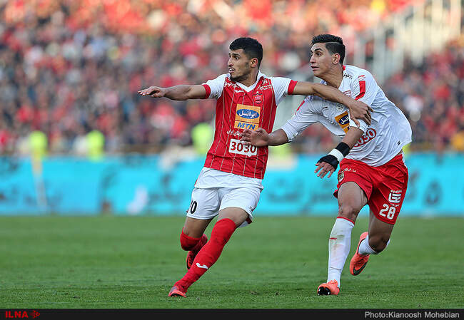 دیدار تیم‌های فوتبال پرسپولیس تهران و تراکتور سازی تبریز