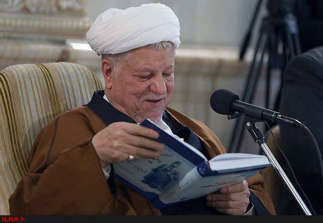 دیدار جمعی از شرکت‌کنندگان در همایش صد و هفتادمین سال تأسیس دارالفن�