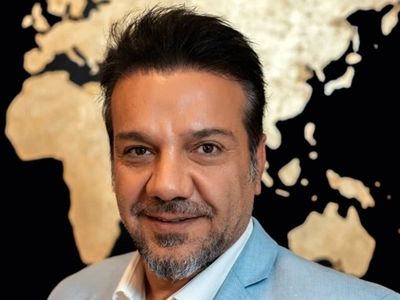 عذرخواهی دو پهلوی مجری جنجالی از پرسپولیسی‌ها (ویدیو)