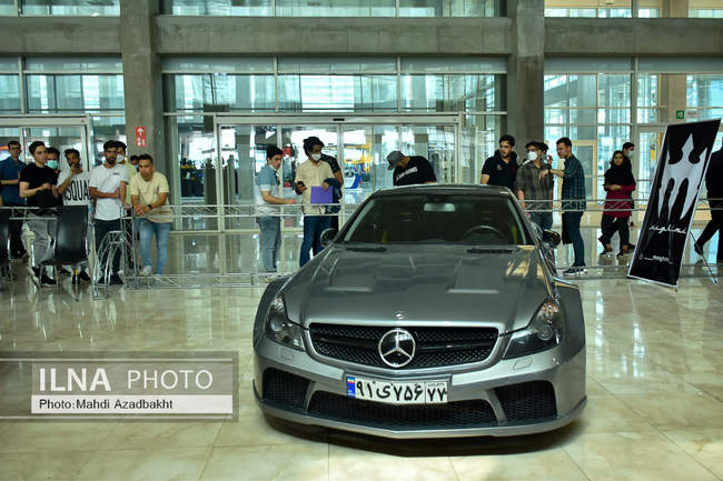 در حاشیه دومین روز نمایشگاه خودروی تهران	