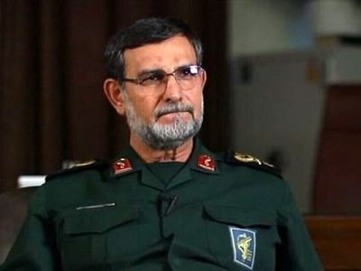 عبور از تنگه هرمز نیازمند مجوز است