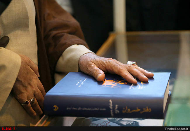 بازدید رهبر انقلاب از سی و‌‌ یکمین نمایشگاه بین‌المللی کتاب تهران