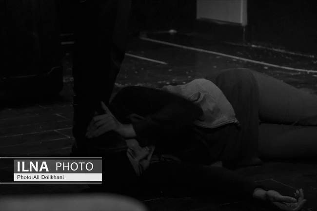 نمایش «رانده» جواد انصاری در تئاتر مستقل لور بندرعباس