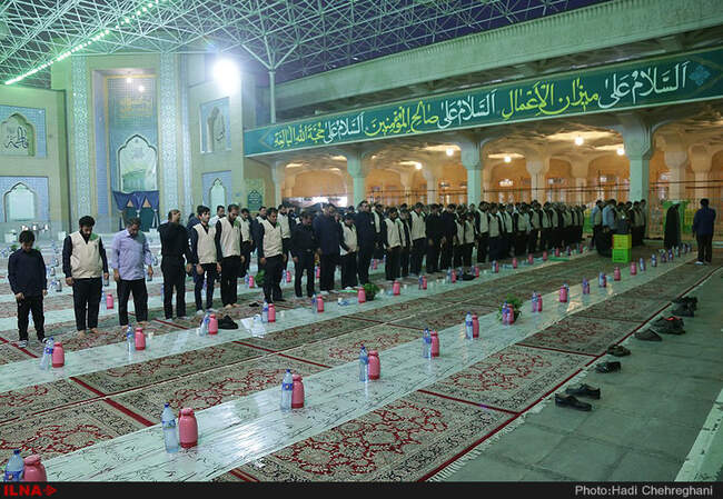 سفره افطار در حرم حضرت معصومه(س)