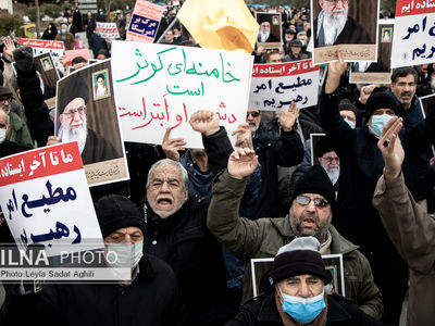 راهپیمایی نمازگزاران در اقدام توهین آمیز نشریه فرانسوی