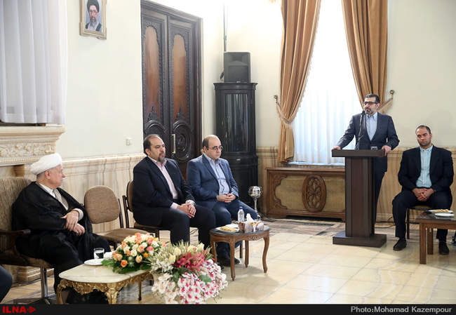 دیدار اعضای شورای مرکزی حزب ندای ایرانیان با آیت الله هاشمی رفسنجانی