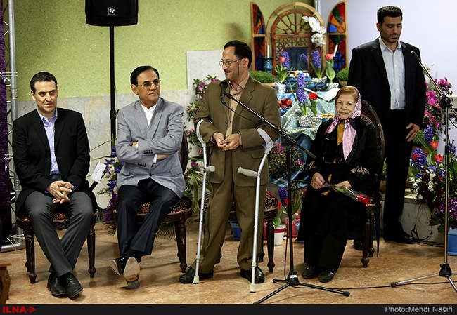 دیدار رئیس جمهور از خانه سالمندان و معلولین مجتمع قدس