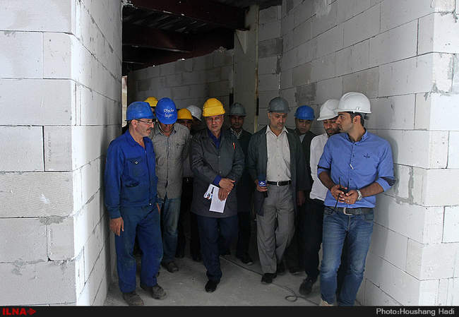 بازدید وزیر کار و دبیرکل خانه کارگر از کارگاه‌های ساختمانی استان ته