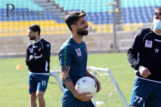 گزارش تصویری: جشن قهرمانی نیم فصل در تمرینات پرسپولیس 