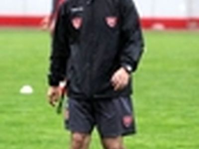 مومنی: دغاغله تا ۱۰ روز دیگر آماده بازی می‌شود / پرسپولیس دیگر مشکل بدنی ندارد