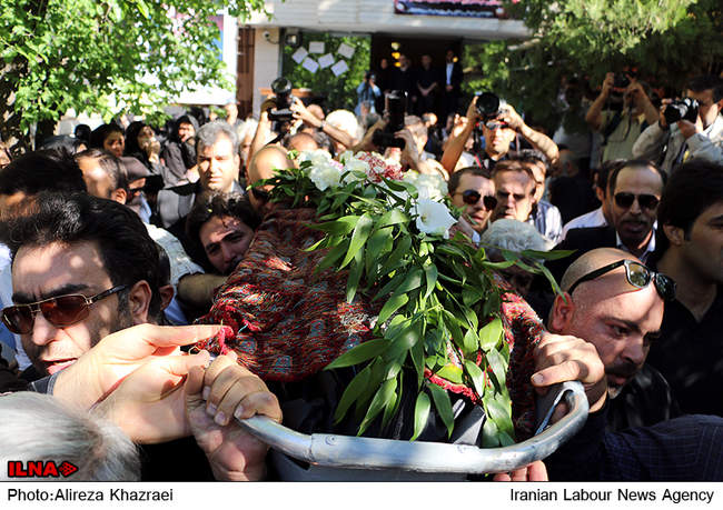 مراسم تشییع پیکر حسین قندی 