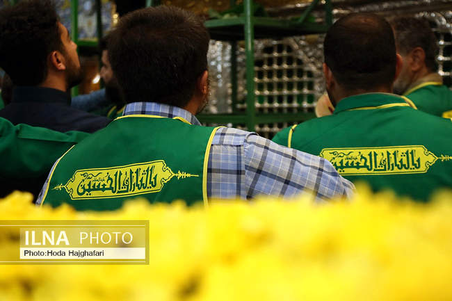 گل آرایی ضریح مطهر حضرت فاطمه معصومه 