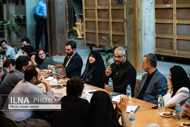 بازدید معاون توسعه کارآفرینی و اشتغال وزارت کار از کارخانه نوآوران آ