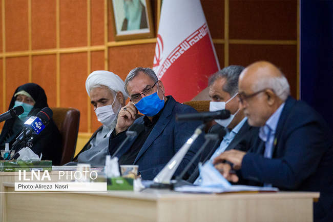 نشست شبانه وزیر بهداشت در ستاد کرونا استان قزوین