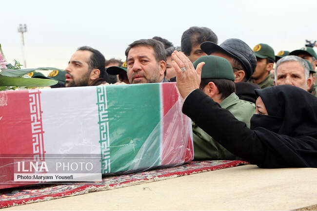 تشییع ۵ شهید گمنام دوران دفاع مقدس در تبریز