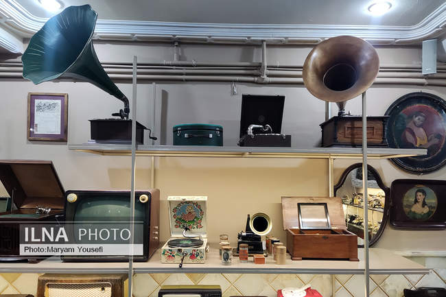 کافه‌ موزه گرامافون در تبریز