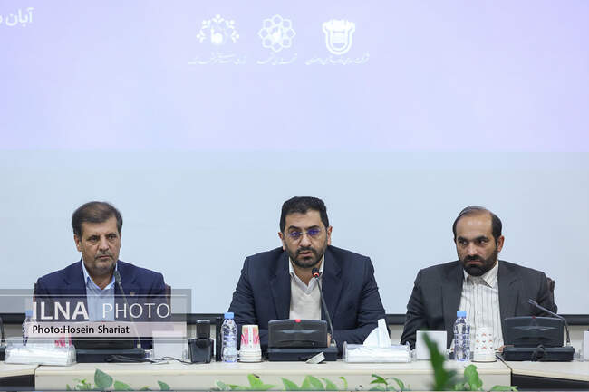 امضاء تفاهم‌نامه همکاری شهرداری مشهد با ذوب‌آهن اصفهان