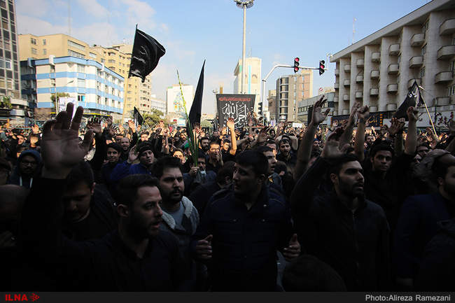 تجمع عزاداران فاطمی در میدان های هفت تیر و فاطمی تهران